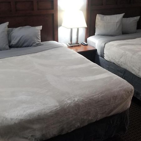 Hotel 2 Queen Beds Hotel Room 135 Booking Stillwater Extérieur photo