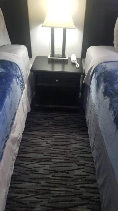 Hotel 2 Queen Beds Hotel Room 135 Booking Stillwater Extérieur photo